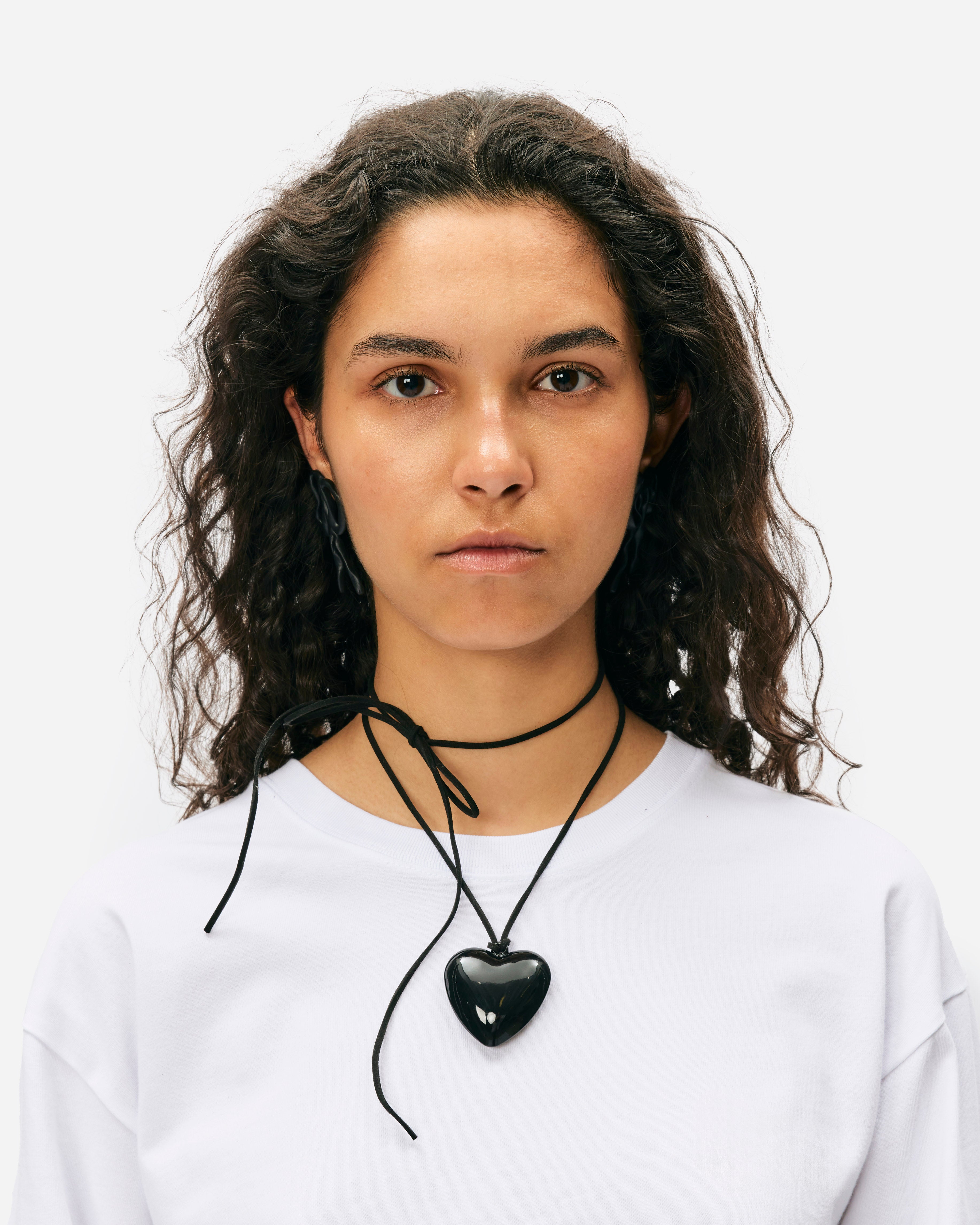 THE GOOD STATEMENT Small Heart Necklace Black TGS-A-24