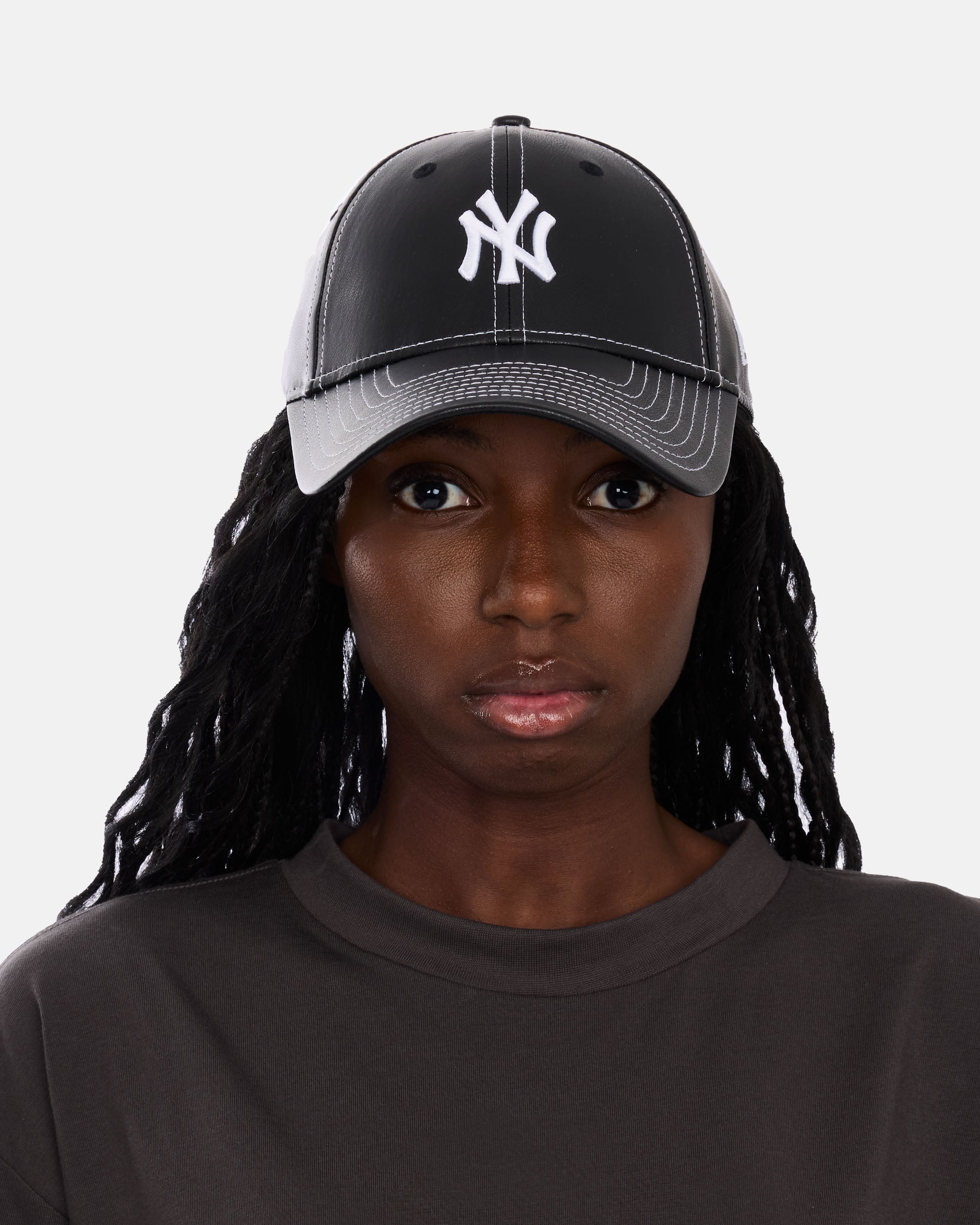 New Era Female Topstitch PU 9FORTY® NEW YORK YANKEES BLKWHI 60691323