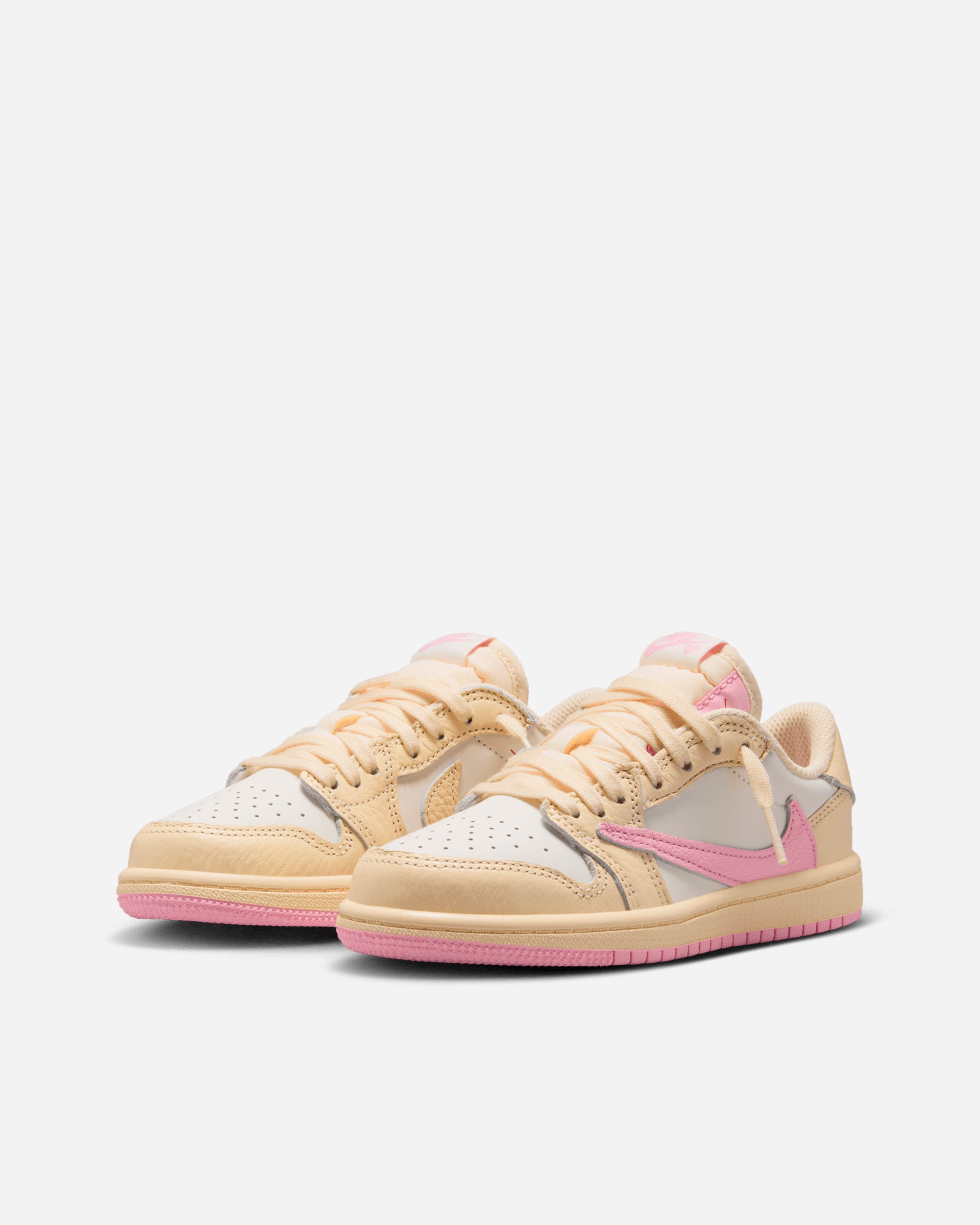 Jordan Brand Jordan Brand x Travis Scott Air Jordan 1 Low OG "Shy Pink" (kids) MUSLIN/SHY PINK-SAIL-UNIVERSITY RED IQ7605-100