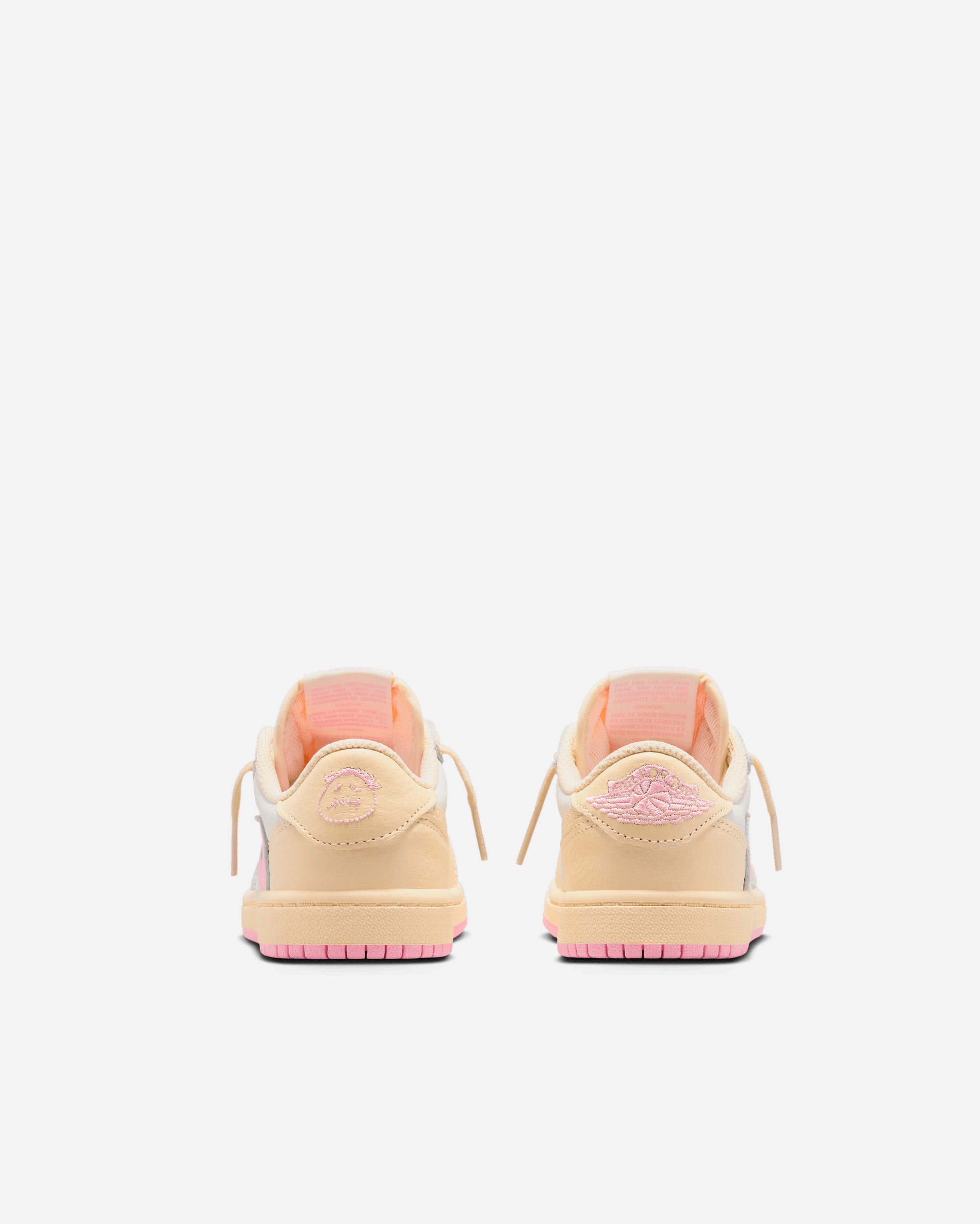 Jordan Brand Jordan Brand x Travis Scott Air Jordan 1 Low OG "Shy Pink" (kids) MUSLIN/SHY PINK-SAIL-UNIVERSITY RED IQ7605-100